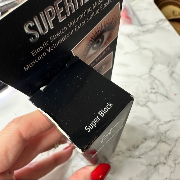 Superhero Elastic Stretch Volumizing & Lengthening Mascara - It cosmetics - Picture 6 of 11